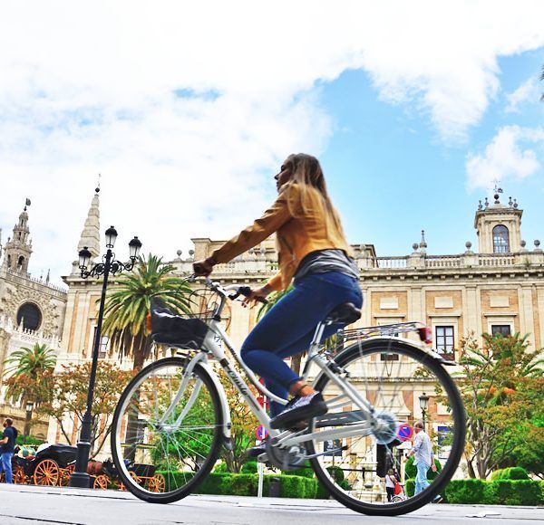 Itinerario en bicicleta por la Sevilla clásica