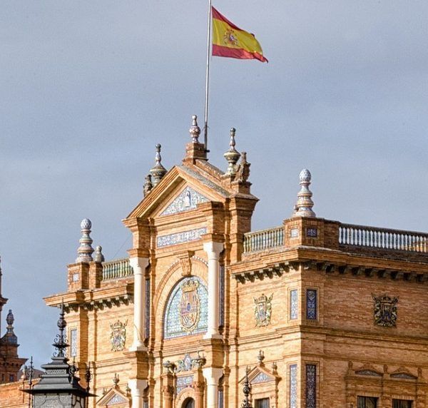 Sevilla en el puente del Pilar
