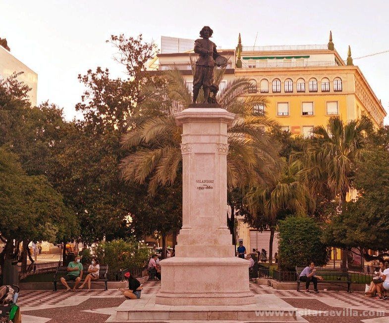 Velázquez statue — Plaza del Duque, Seville