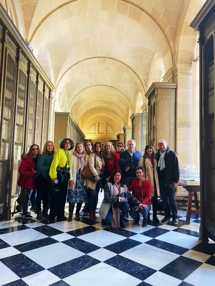 Groups enjoying cultural tours with VisitarSevilla.com